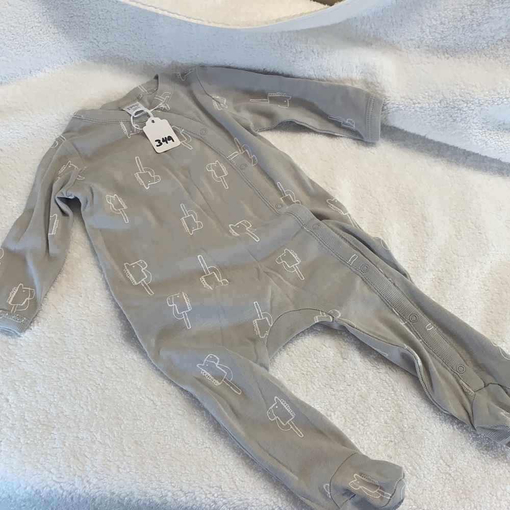 NWOT NORDSTROM BABY FOOTIE SIZE 3 MONTHS